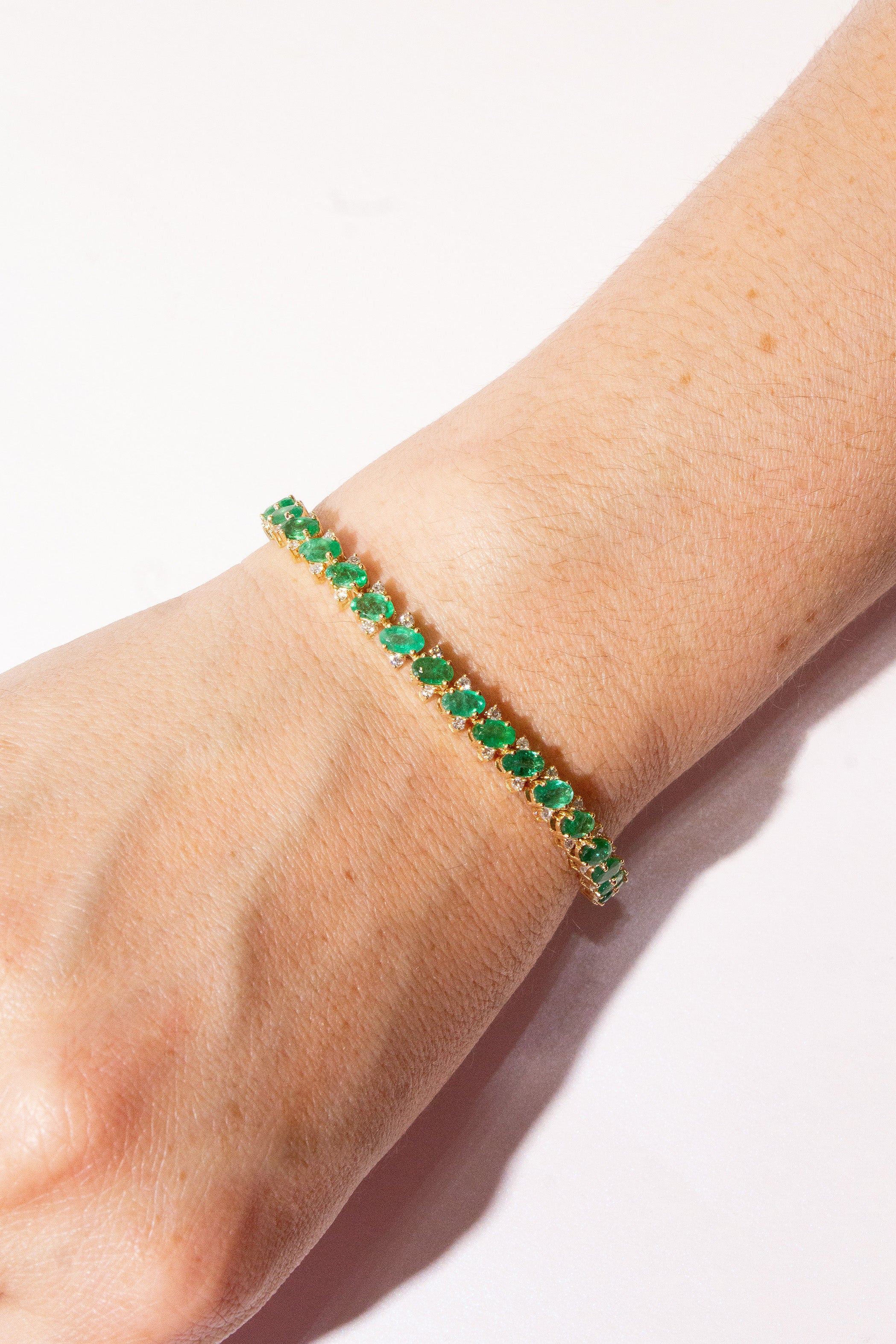 Oval Emerald & Diamonds Bracelet Secondary image