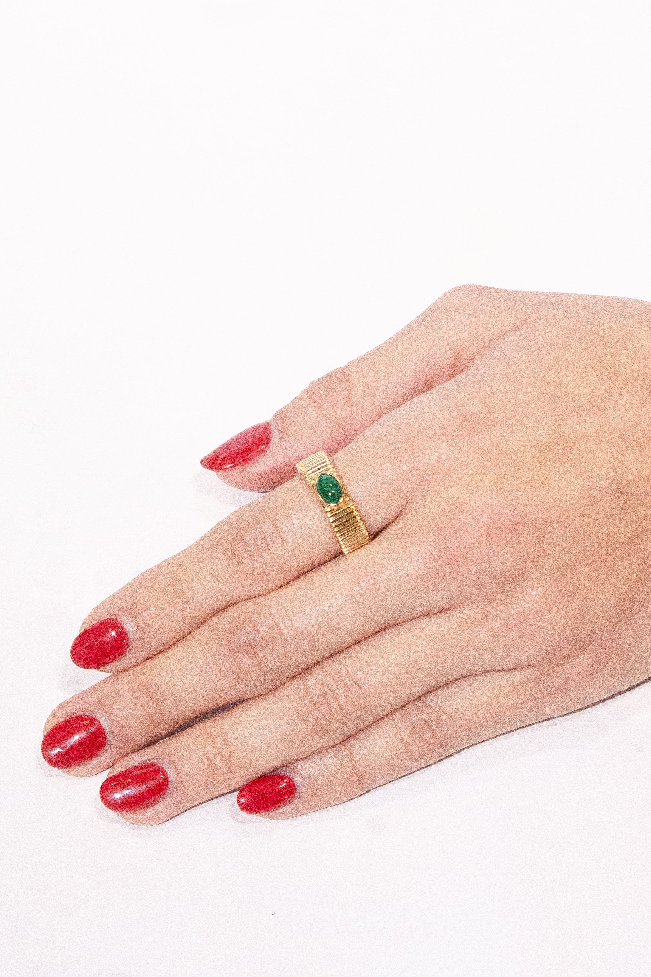Fluted Oval Malachite Ring Secondary image