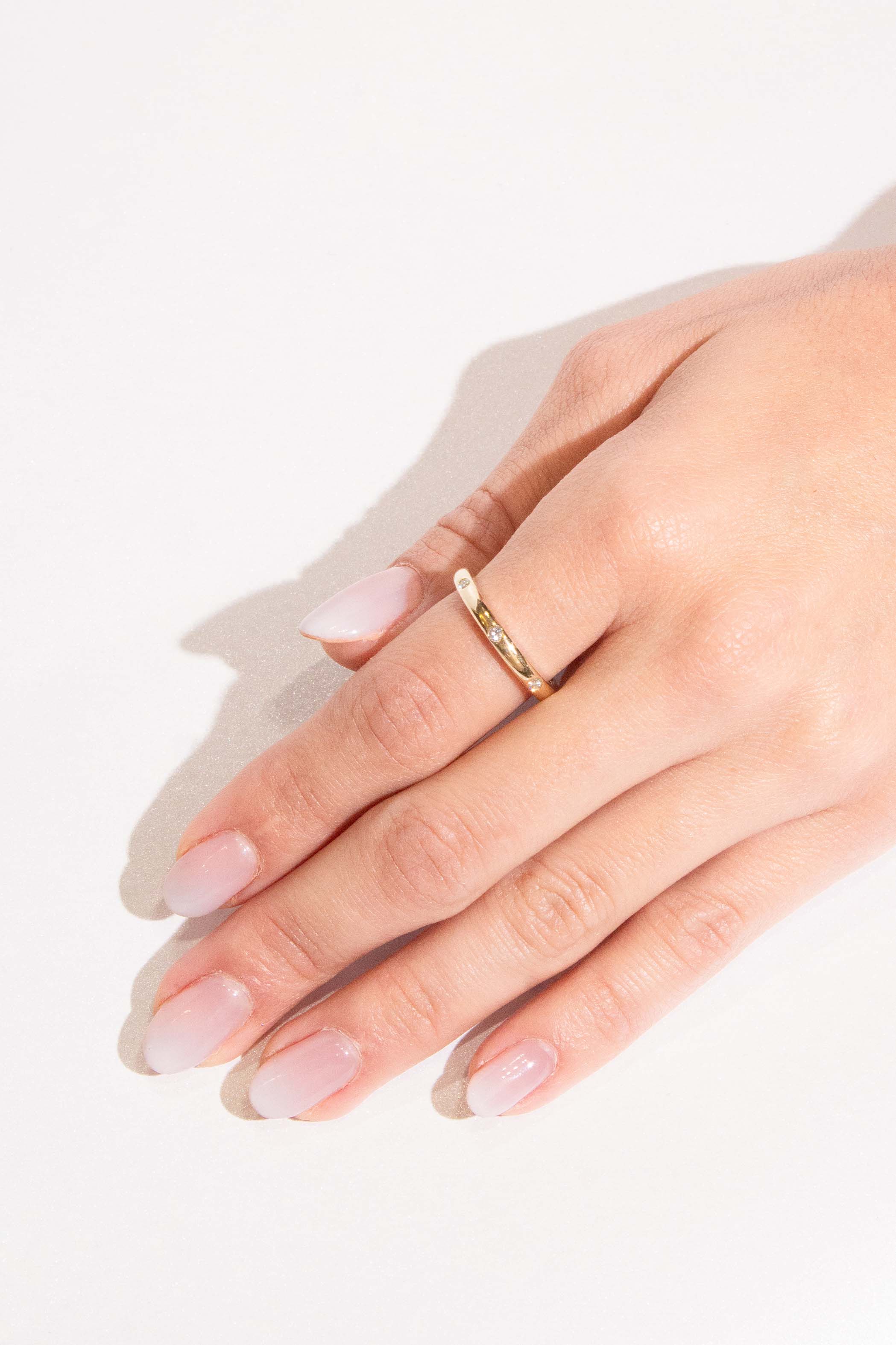 Inlay Round Diamond Ring Secondary image