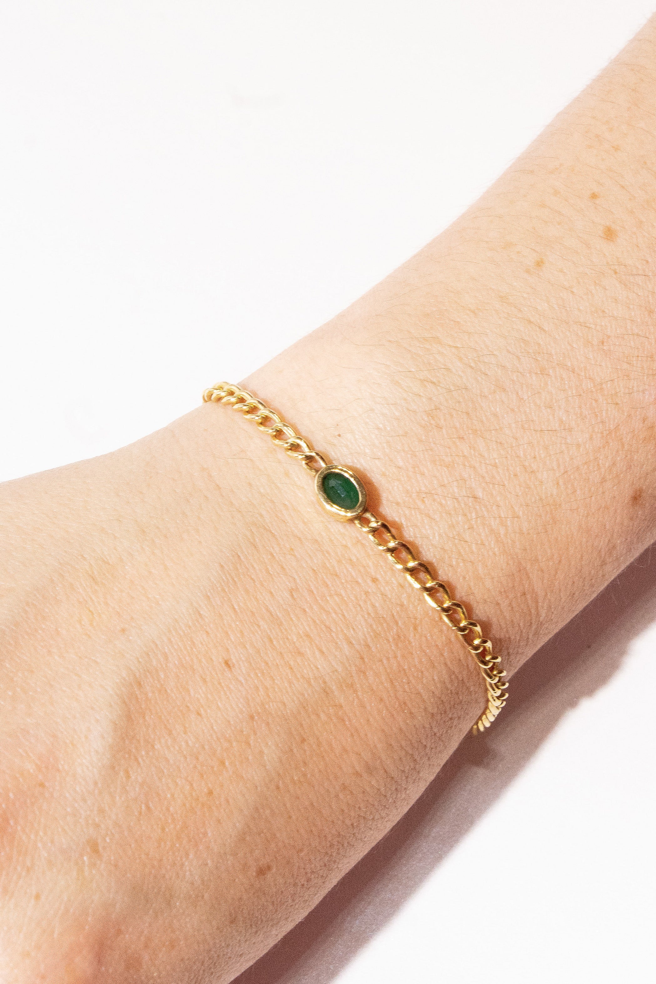 Single Oval Emerald Chain Bracelet