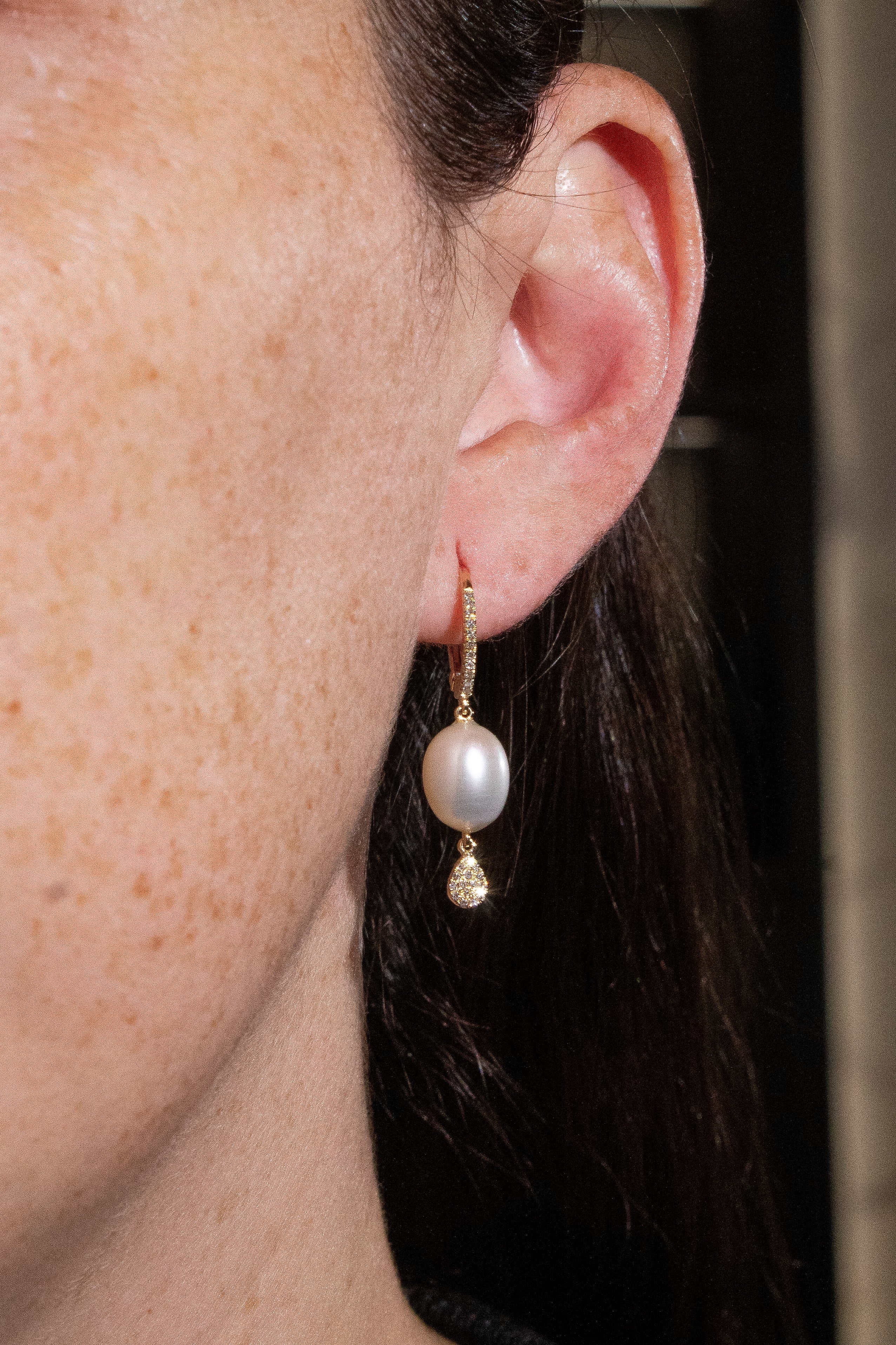 Pearl Earrings Hanging Pear Secondary image