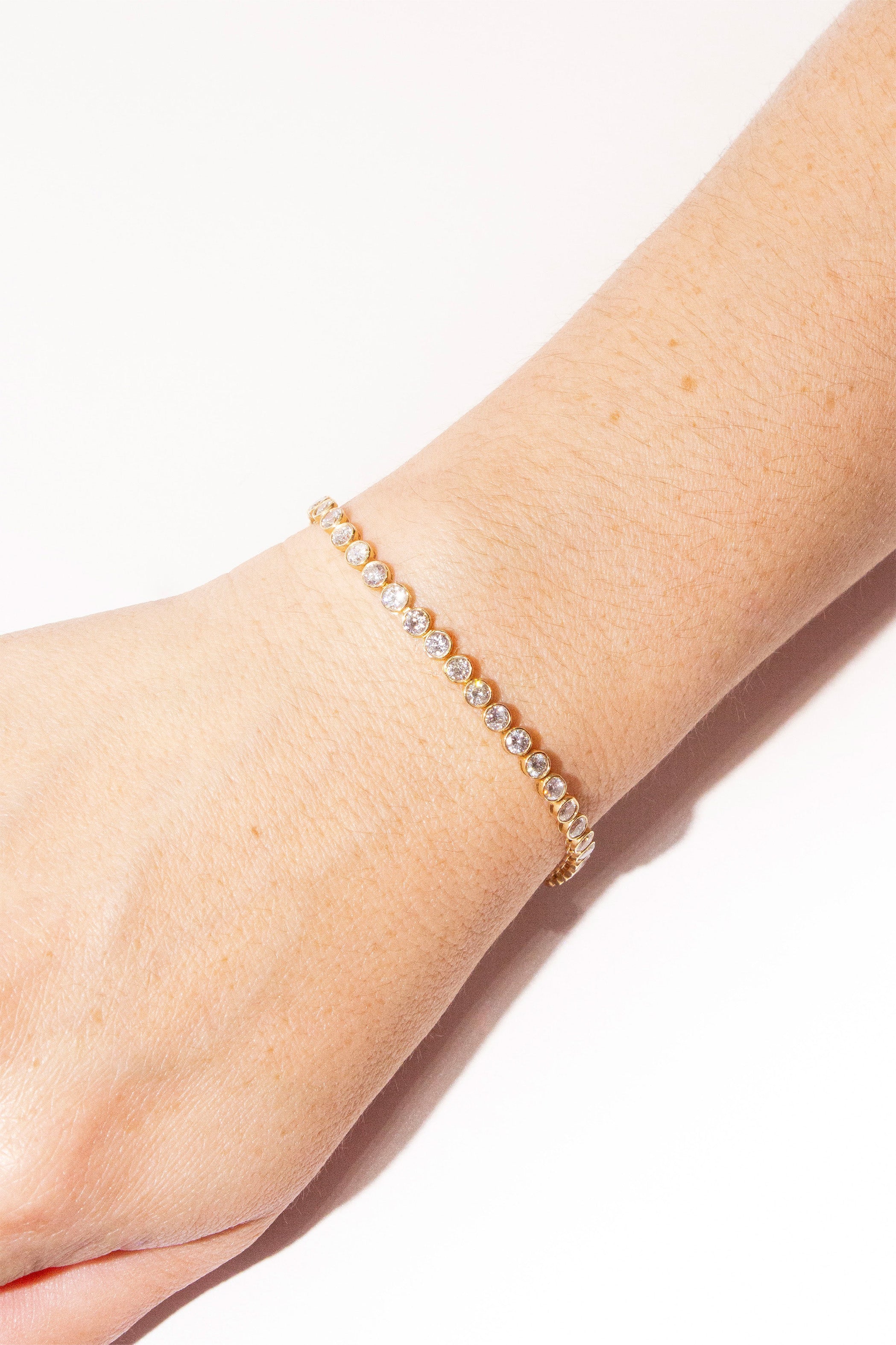 Round Bezel Set Diamond Bracelet