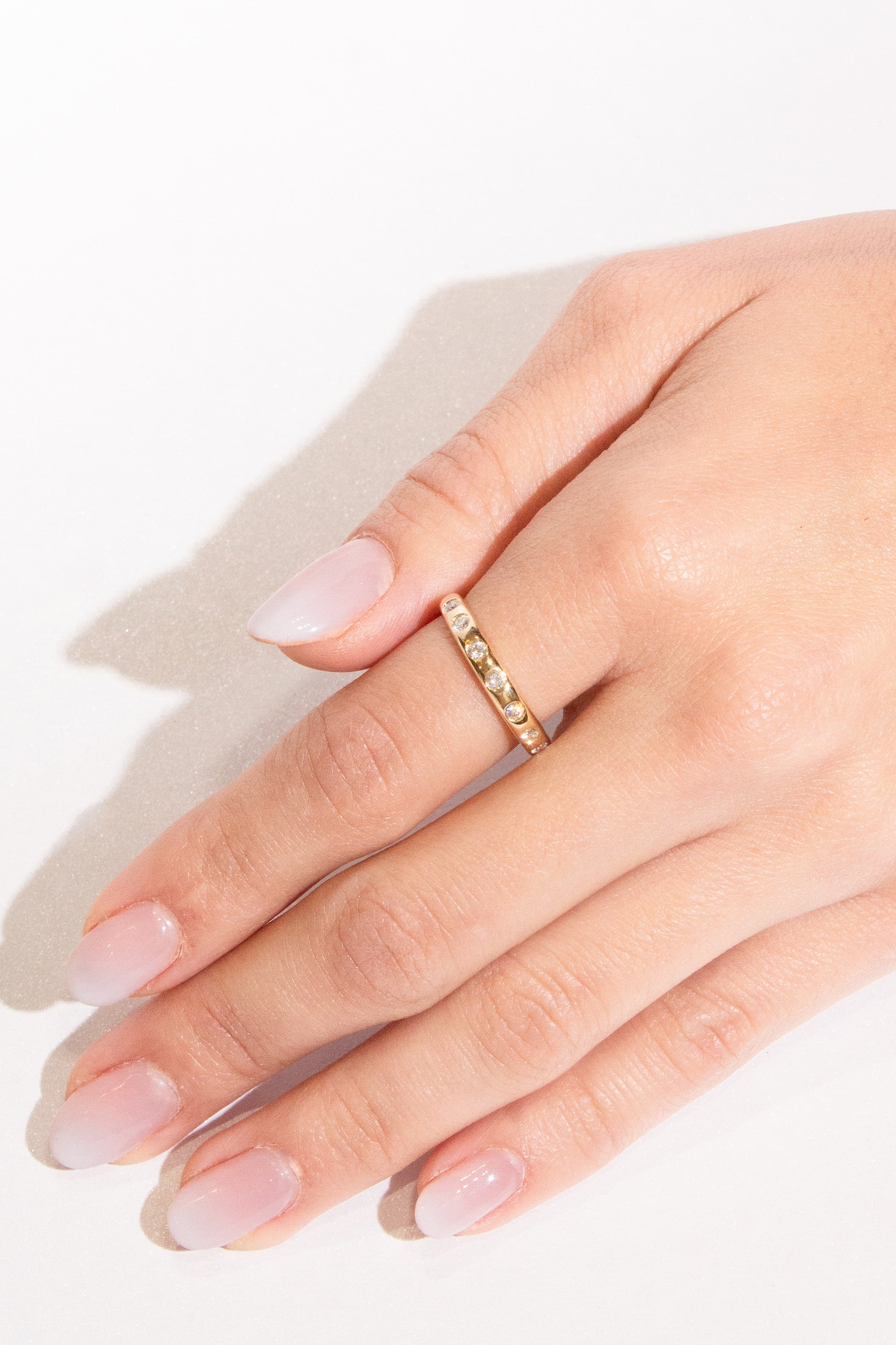 Inlay Round 7 Diamond Ring Secondary image